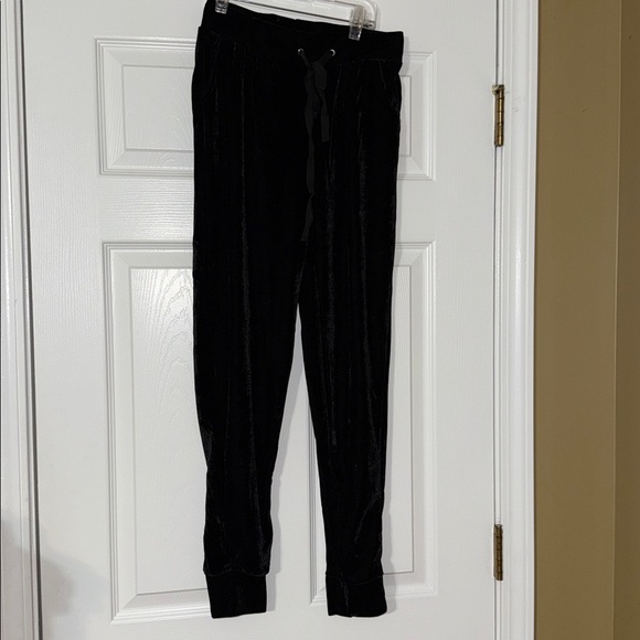 mayfair Pants - Velvet Mayfair Black Jogger Pants M